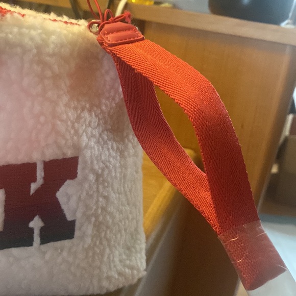 NWT/PINK VS/ Fleece bag with strap - Picture 9 of 13